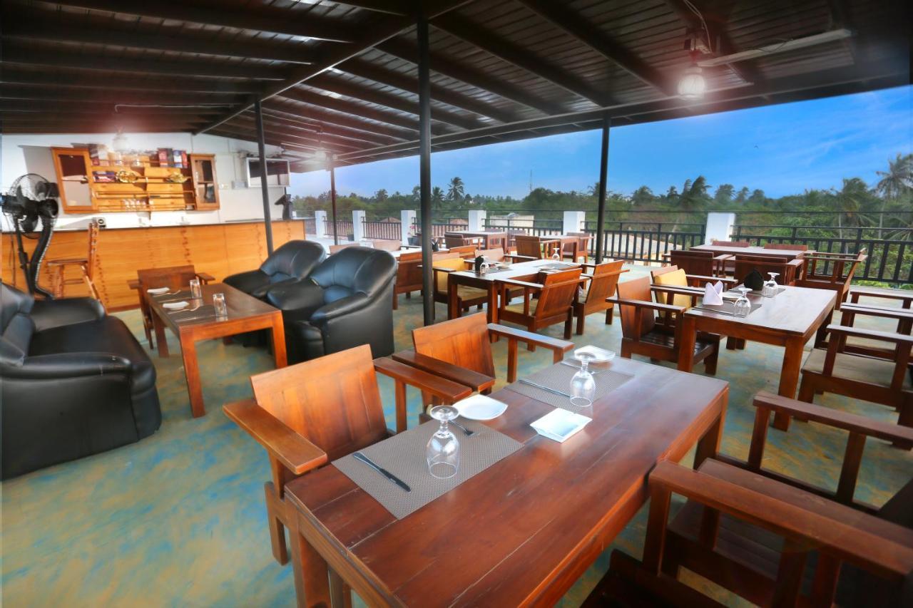 Asian Grand Hotel Negombo Exterior photo